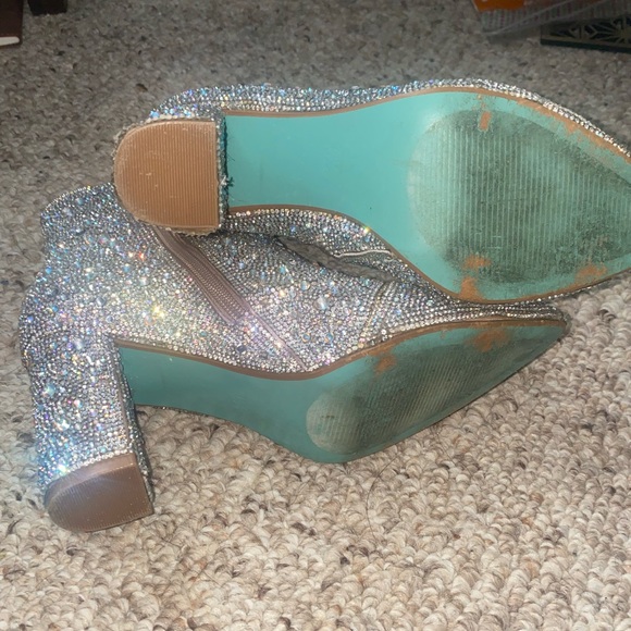 crystals beaded Sparkly Betsy Johnson healed boots size 6.5 Tiffany blue bottoms - Picture 6 of 8